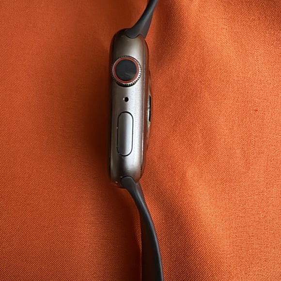 Apple Watch - Picture 3 of 3